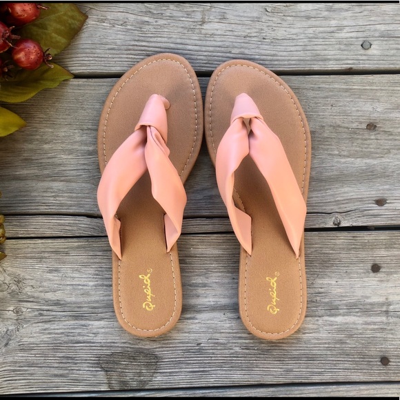 Pink padded flip flops - Picture 2 of 6